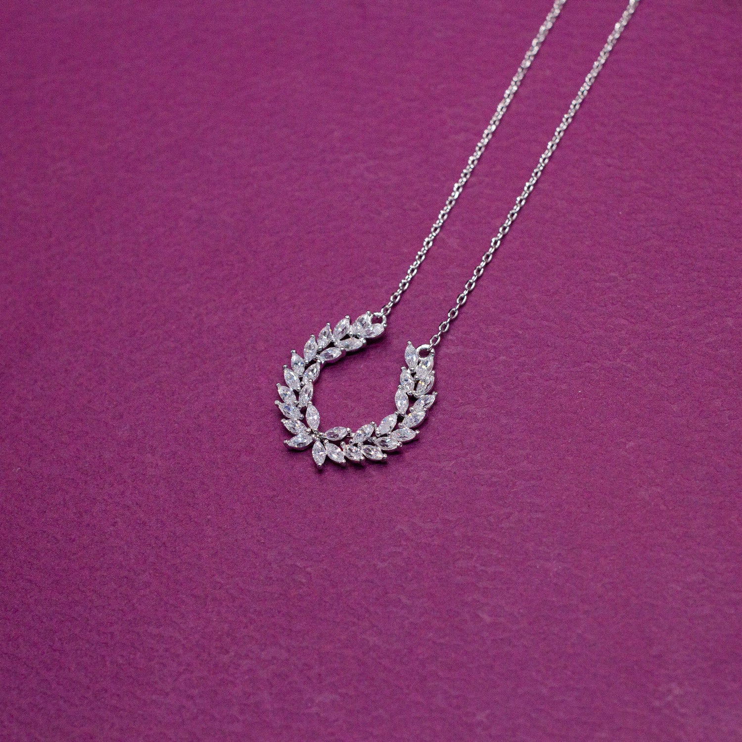 Sparkling Laurel Necklace