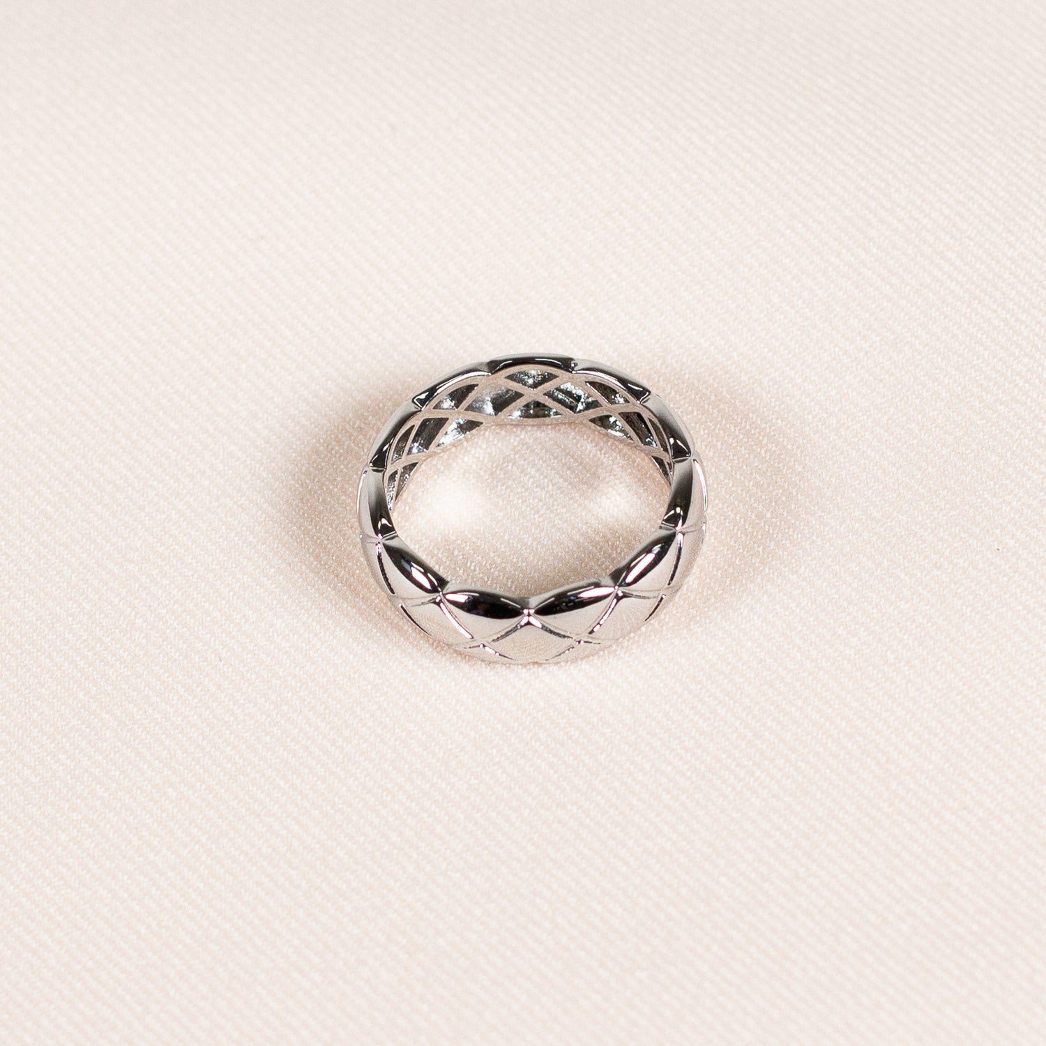 Silver-toned Criss-crossing Ring